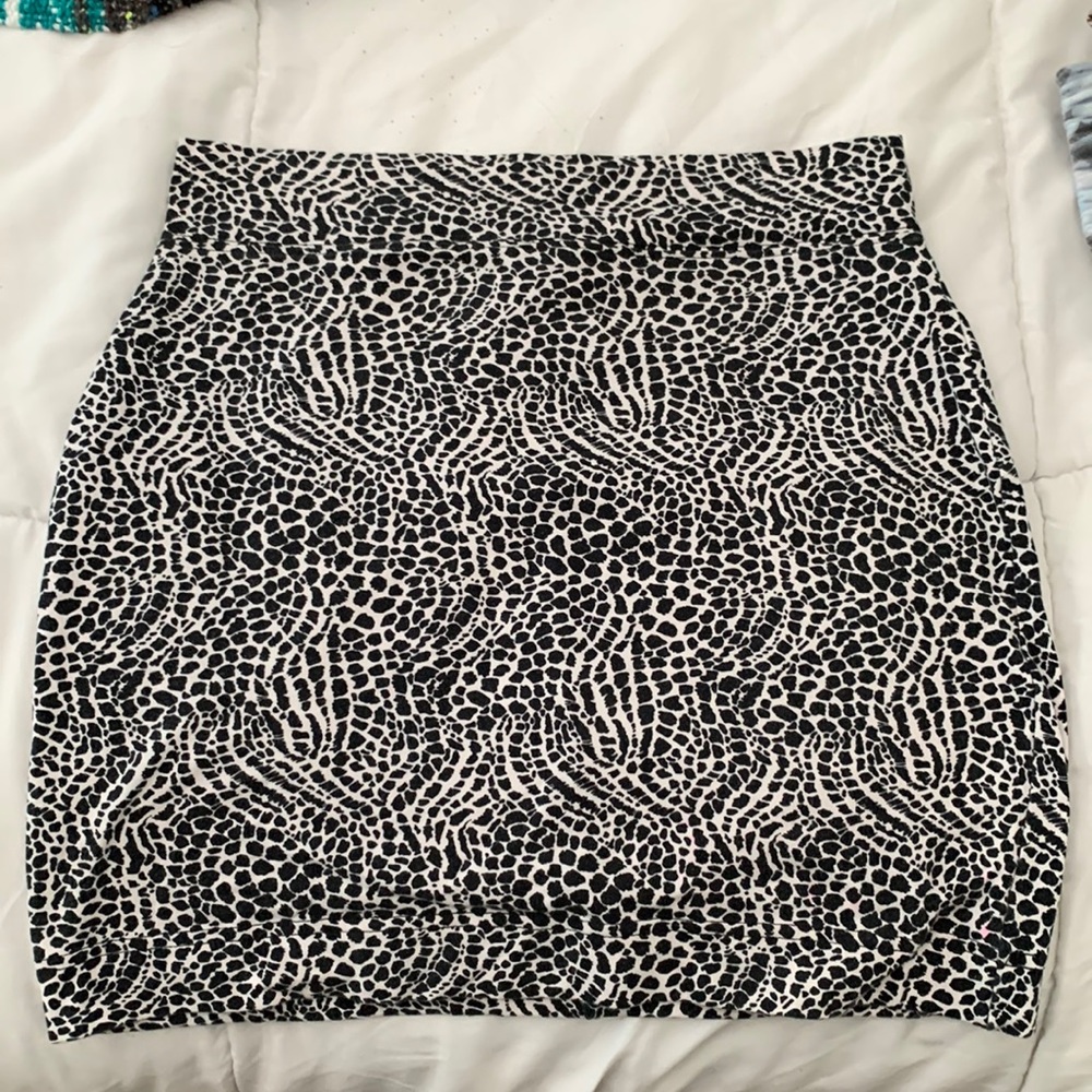 Moda International Animal Print Mini Skirt Size S